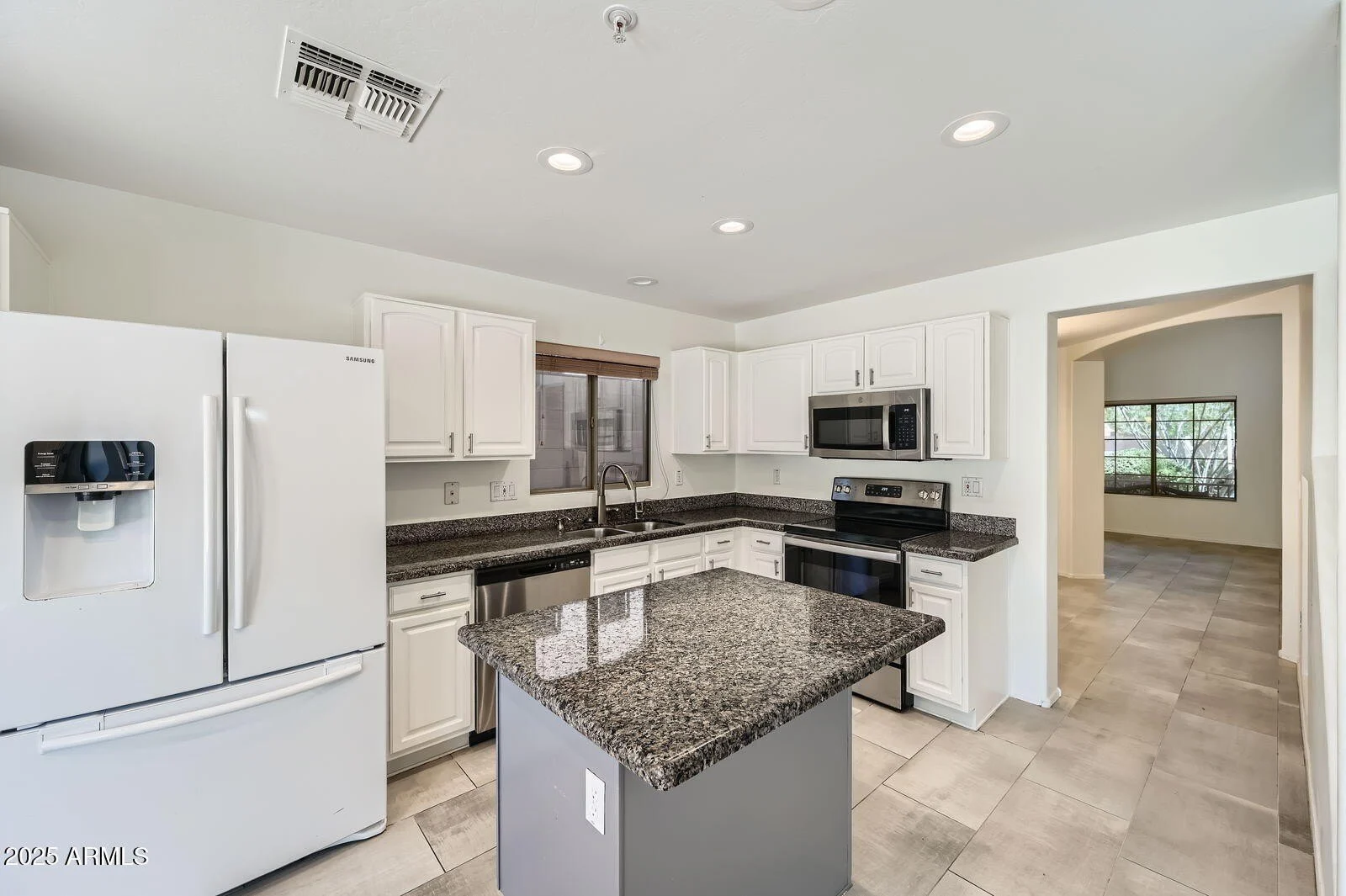 10310 E Le Marche Dr Scottsdale, AZ 85255 photo 4