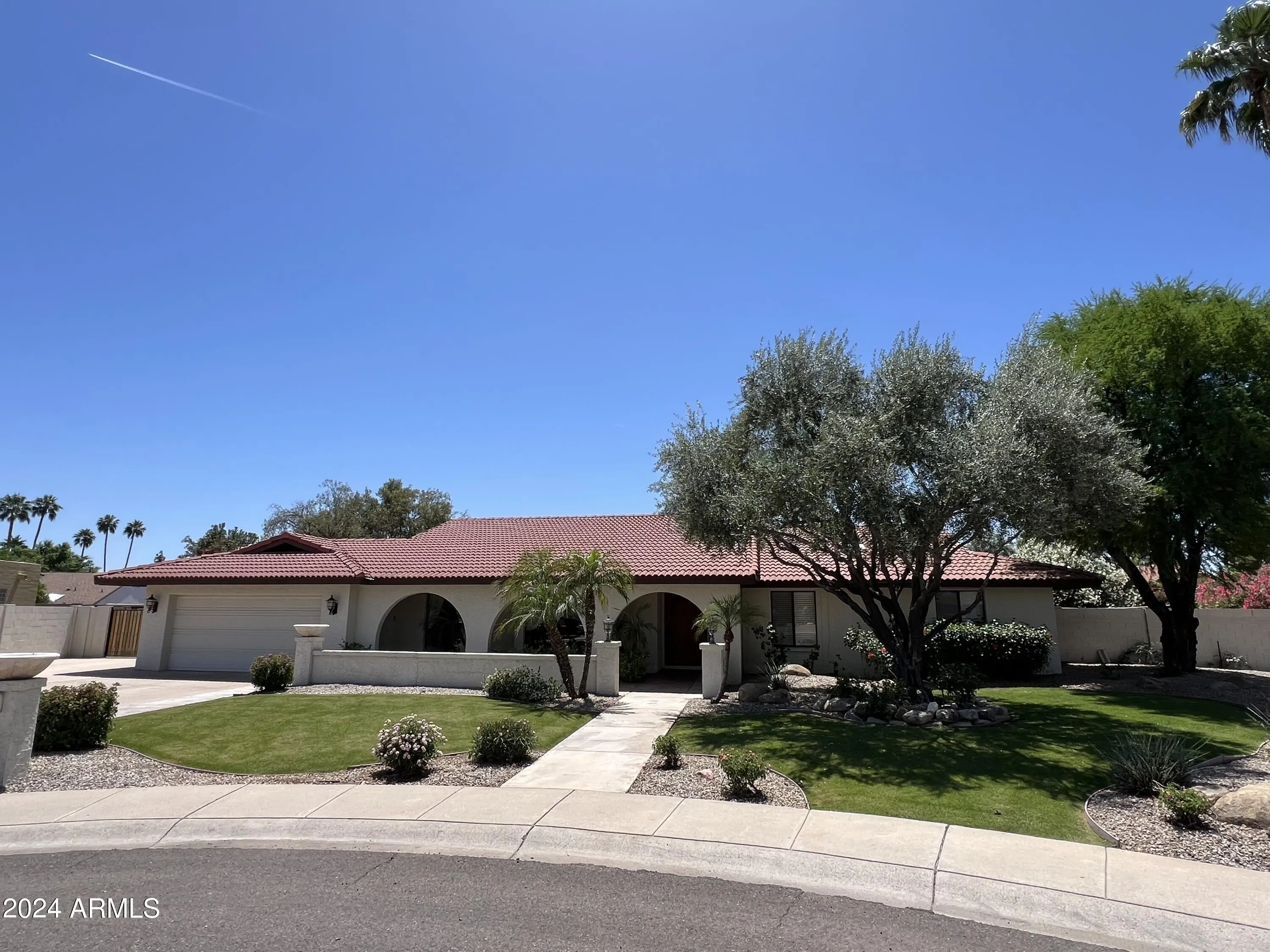 4539 E Karen Dr photo 2