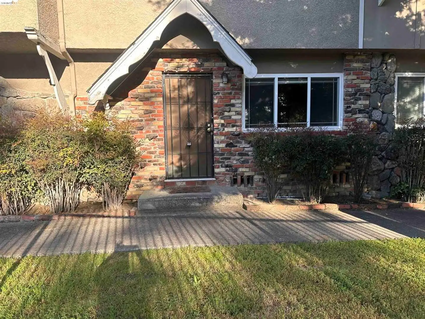 Great Apartment Near Downtown Pleasanton! photo 2