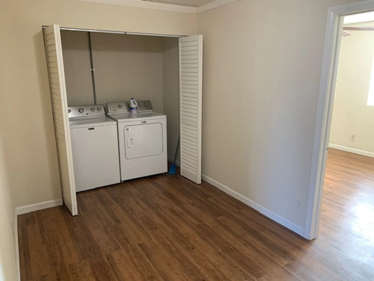 Updated 2BD/1BA Apartment with In-Unit Laundry + 2 Parking Spots - 1/2 Off Second Month's Rent photo 3