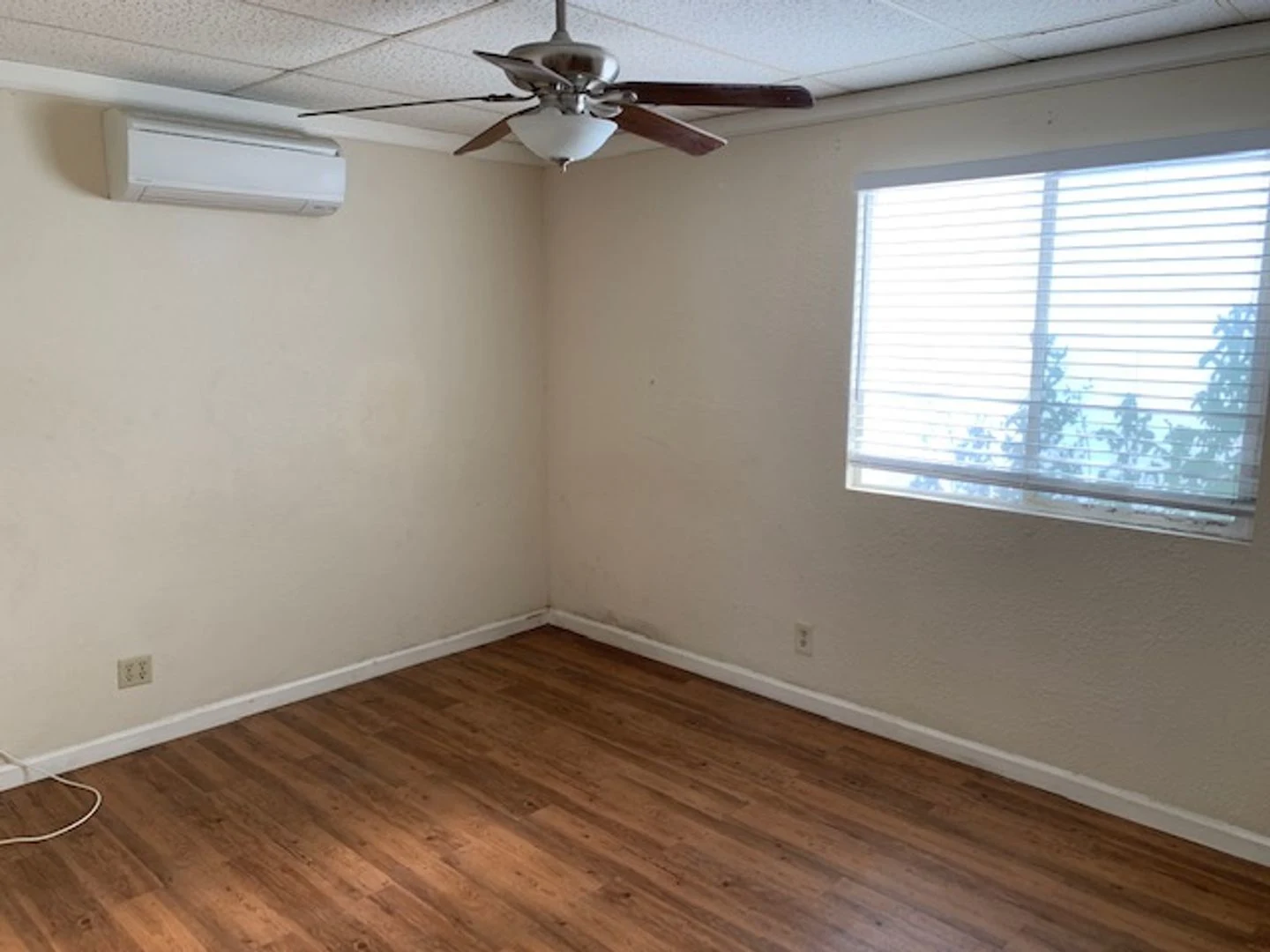 Updated 2BD/1BA Apartment with In-Unit Laundry + 2 Parking Spots - 1/2 Off Second Month's Rent photo 5