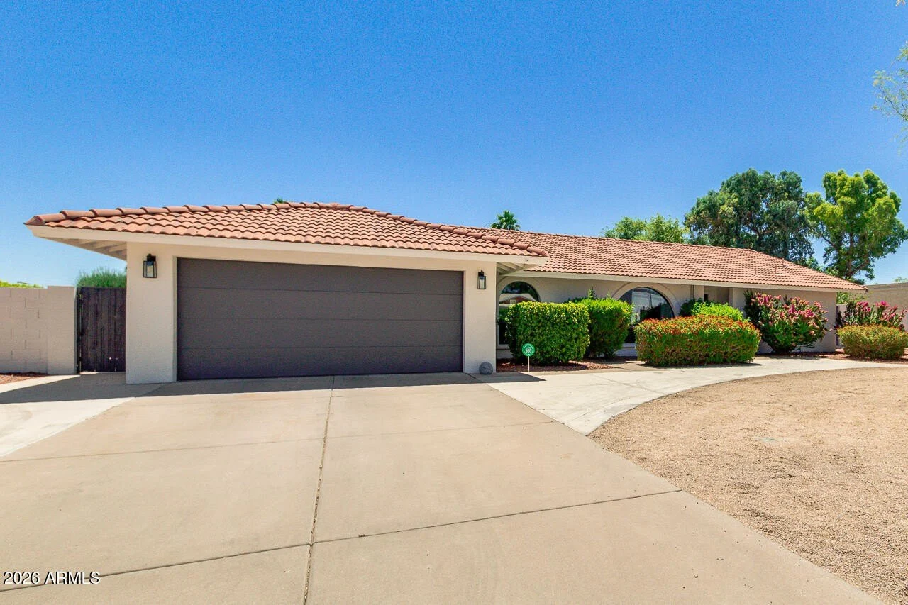 11209 N 45th Way photo 5