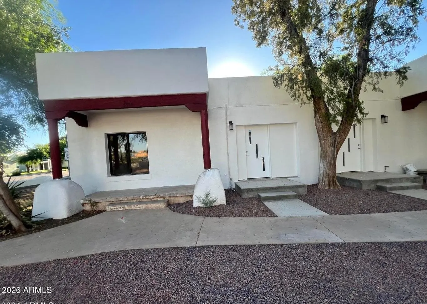 5914 W Myrtle Ave photo 2