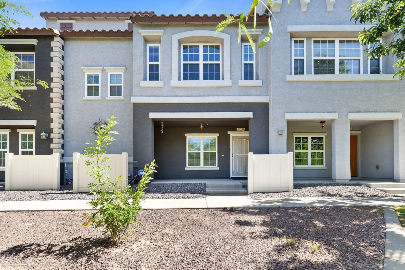 2256 E Huntington Dr Phoenix, AZ 85040