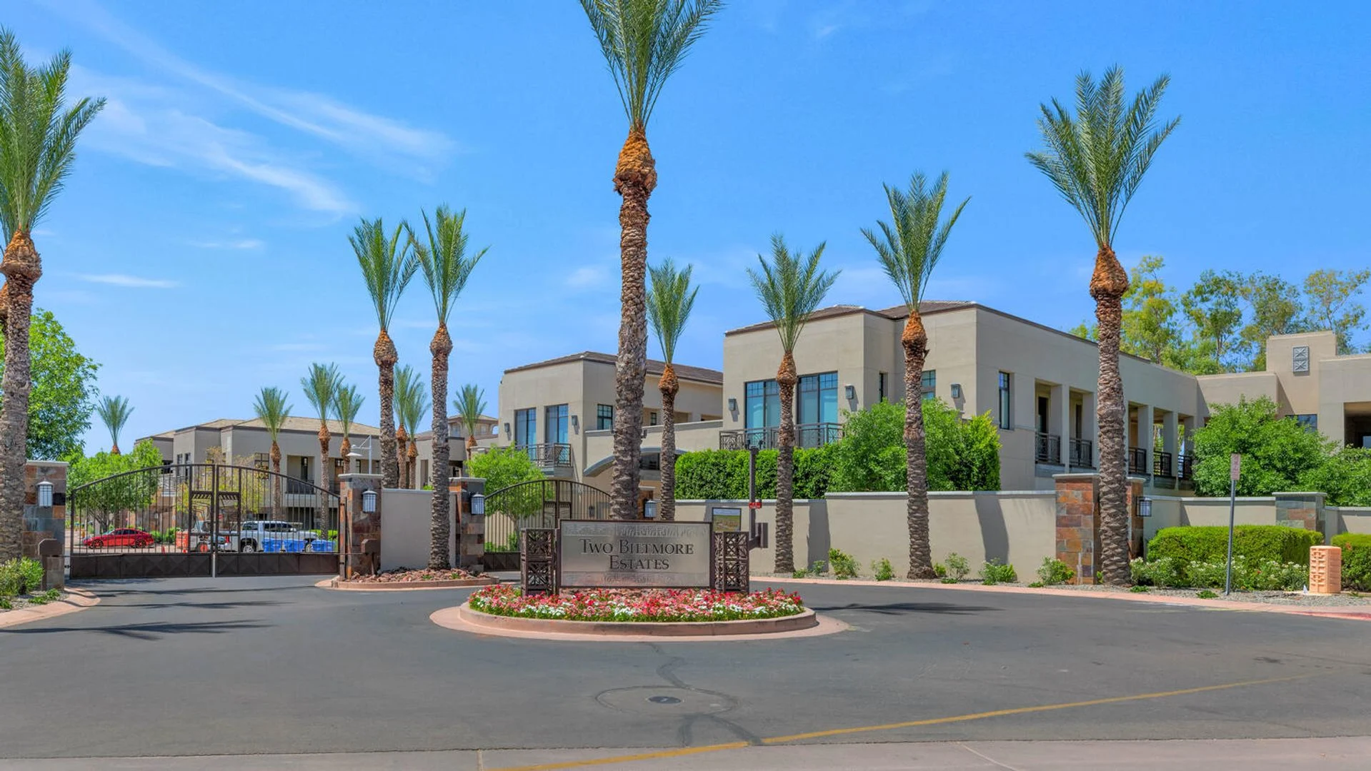 2 Biltmore Estates Dr Phoenix, AZ 85016 photo 3