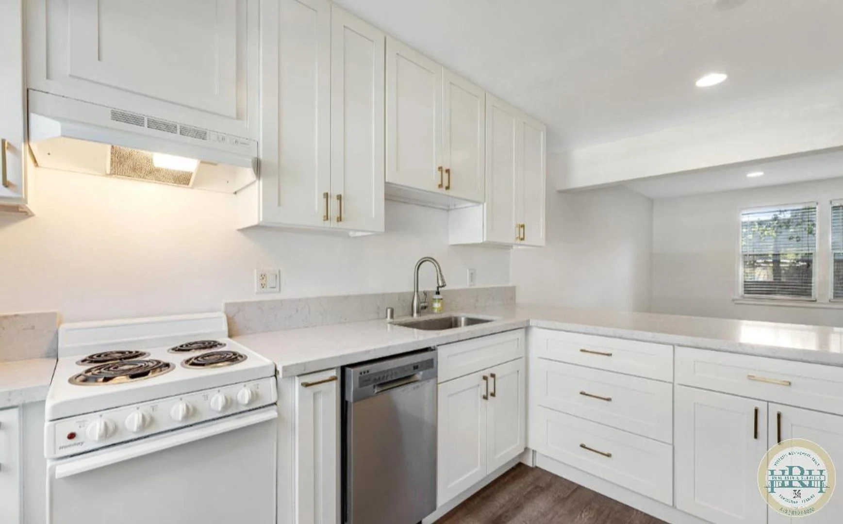 Charming  Fully Updated 2 BR | 1 BA Condo in Novato photo 2