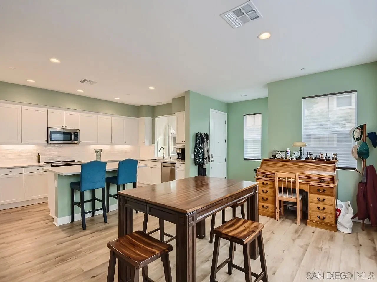 8710 Barbados Lane photo 3