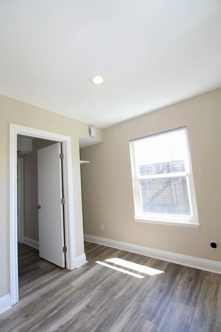 Two story unit w/ spiral staircase blocks from downtown Berkeley! In unit washer dryer! photo 2