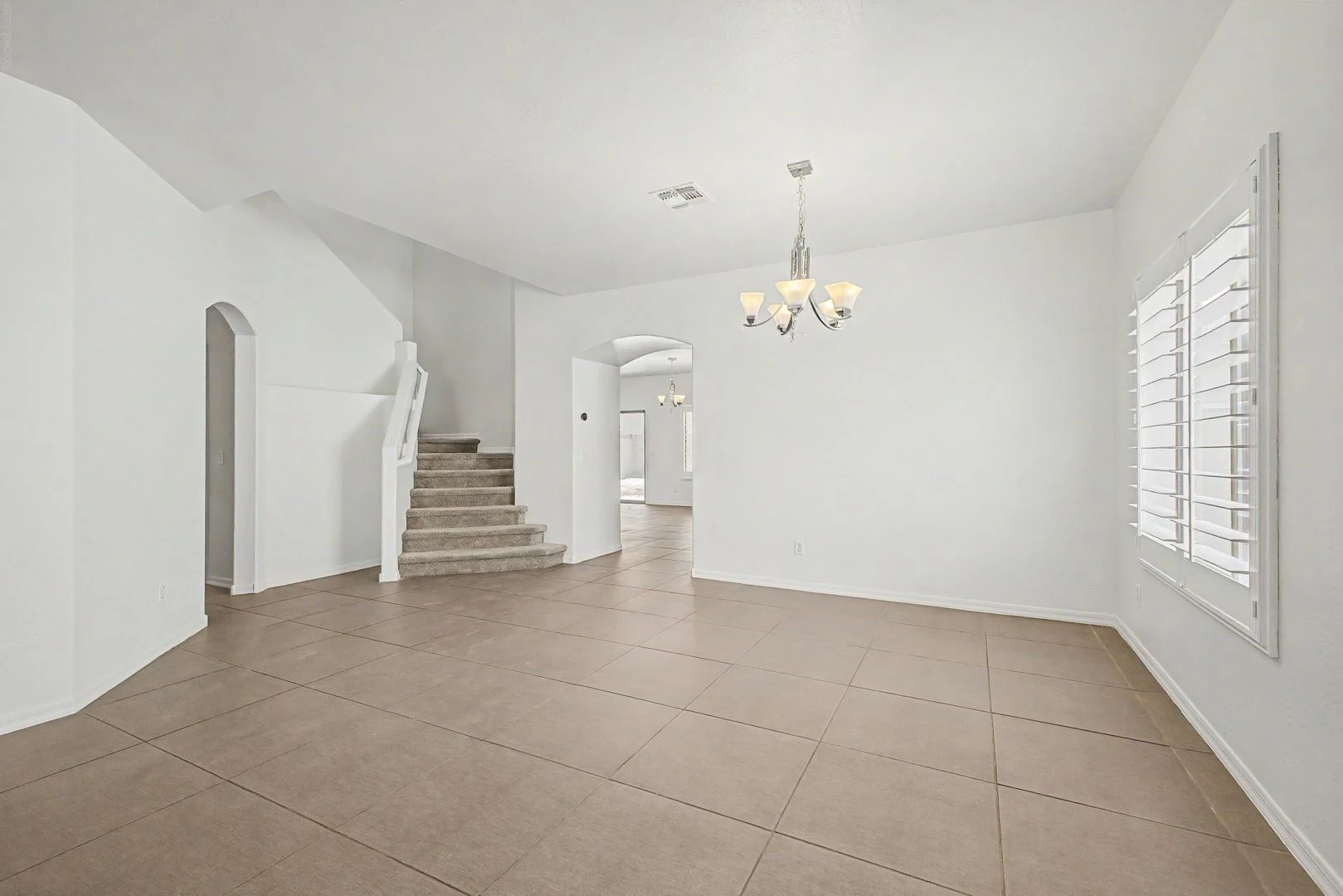 Beautiful 6-Bedroom, 4-Bathroom Home in Desirable Ogden Community – Maricopa, AZ photo 5