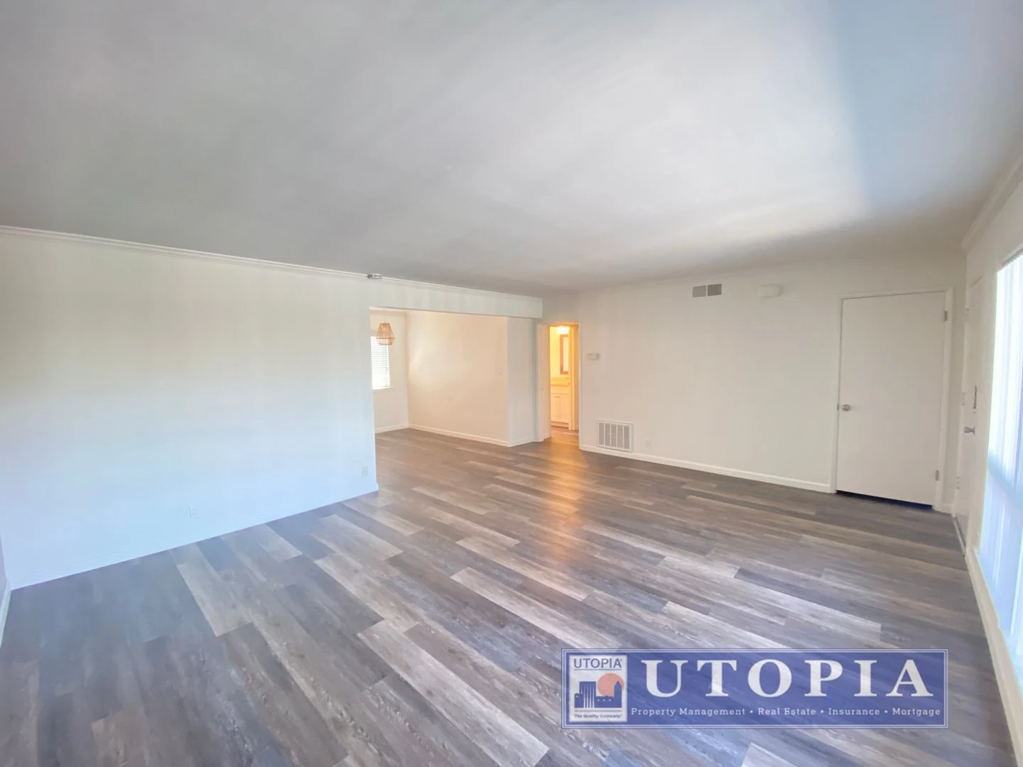 1140 E Cliff Dr photo 5