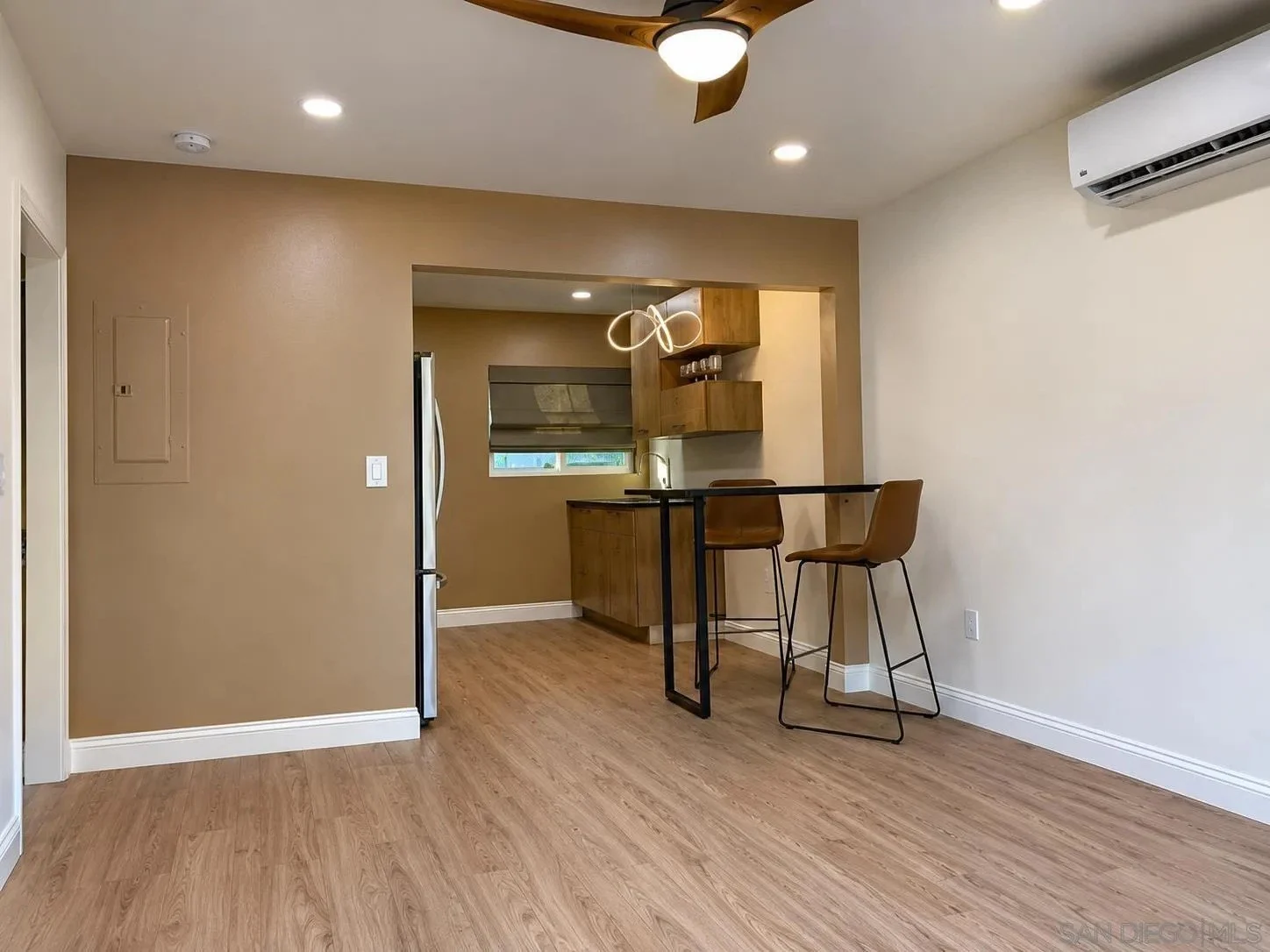 3034 Newell Street photo 5