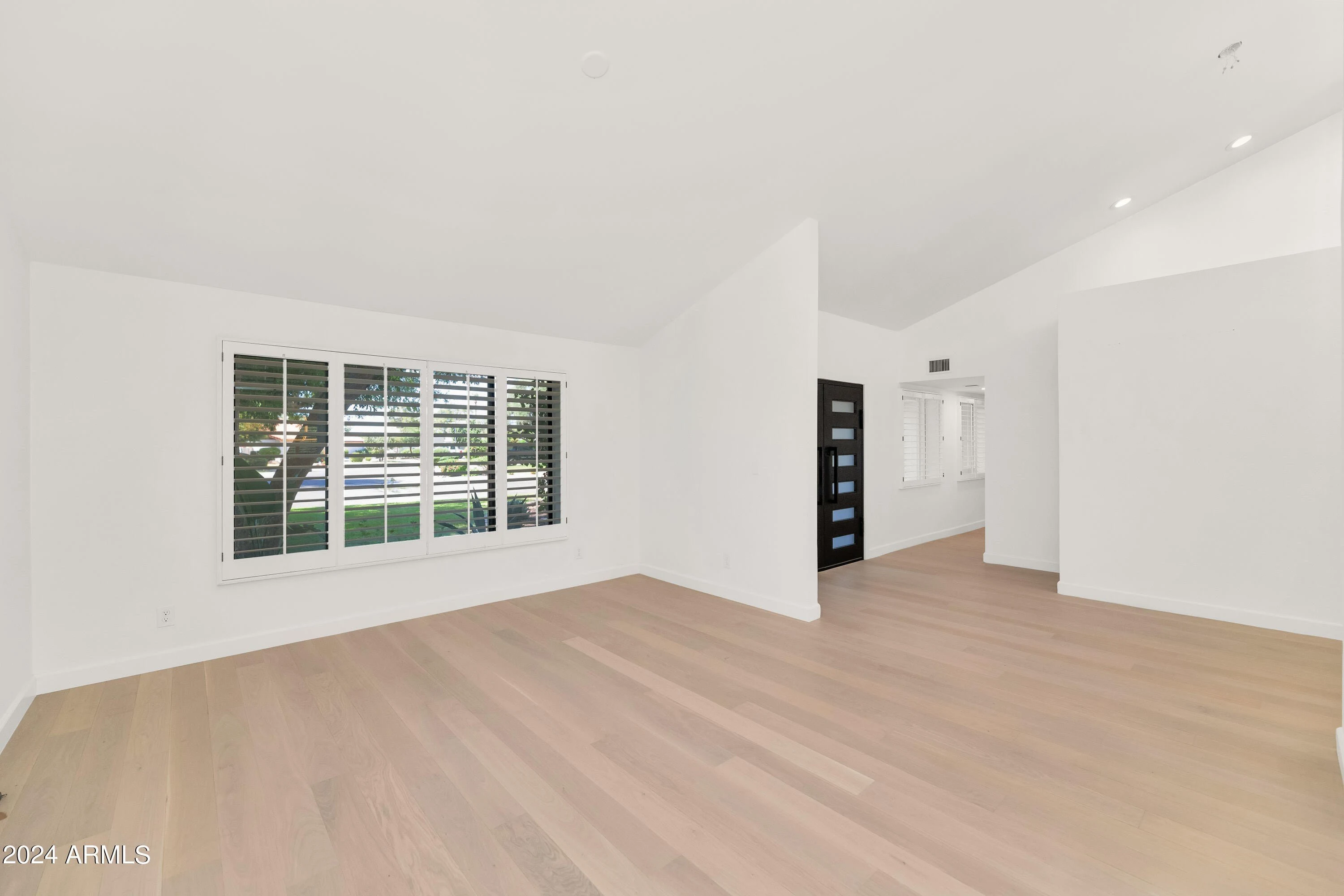 8030 E Via Sierra Drive photo 3