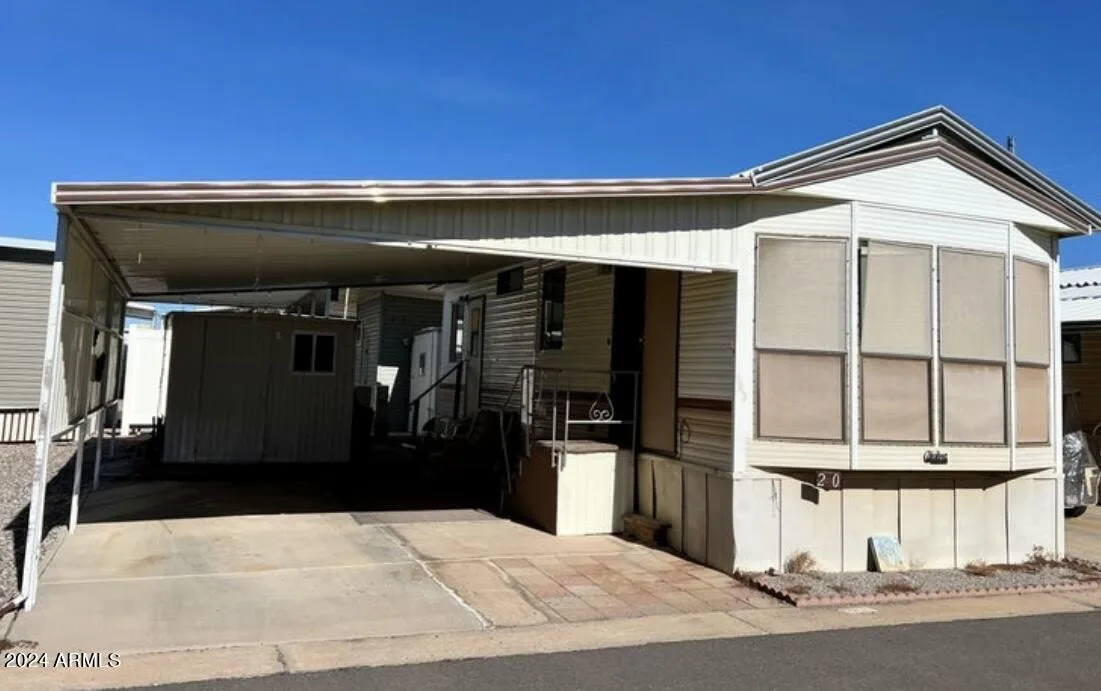 210 E Mesa Dr Florence, AZ 85132 photo 2