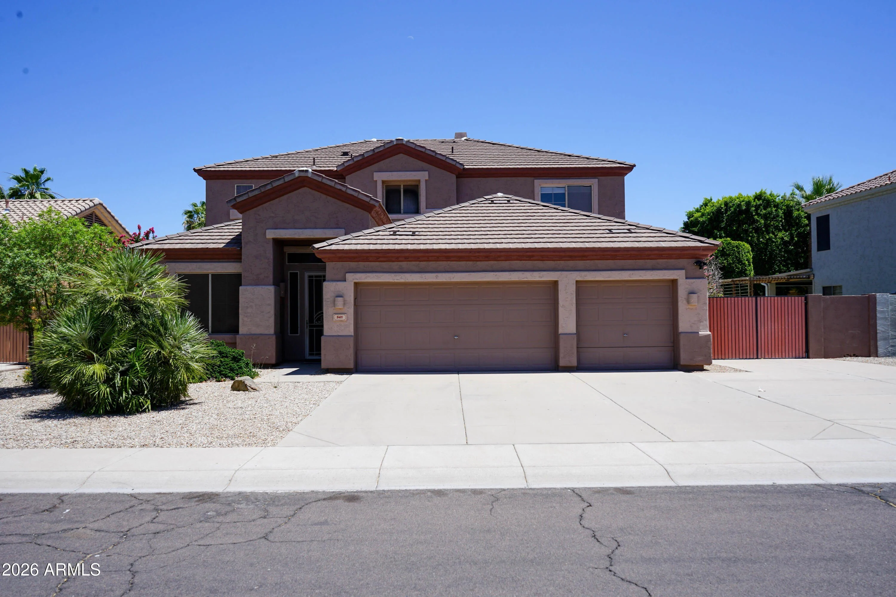541 N Danielson Way Chandler, AZ 85225 photo 2