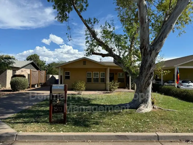 1513 E Earll Dr photo 3