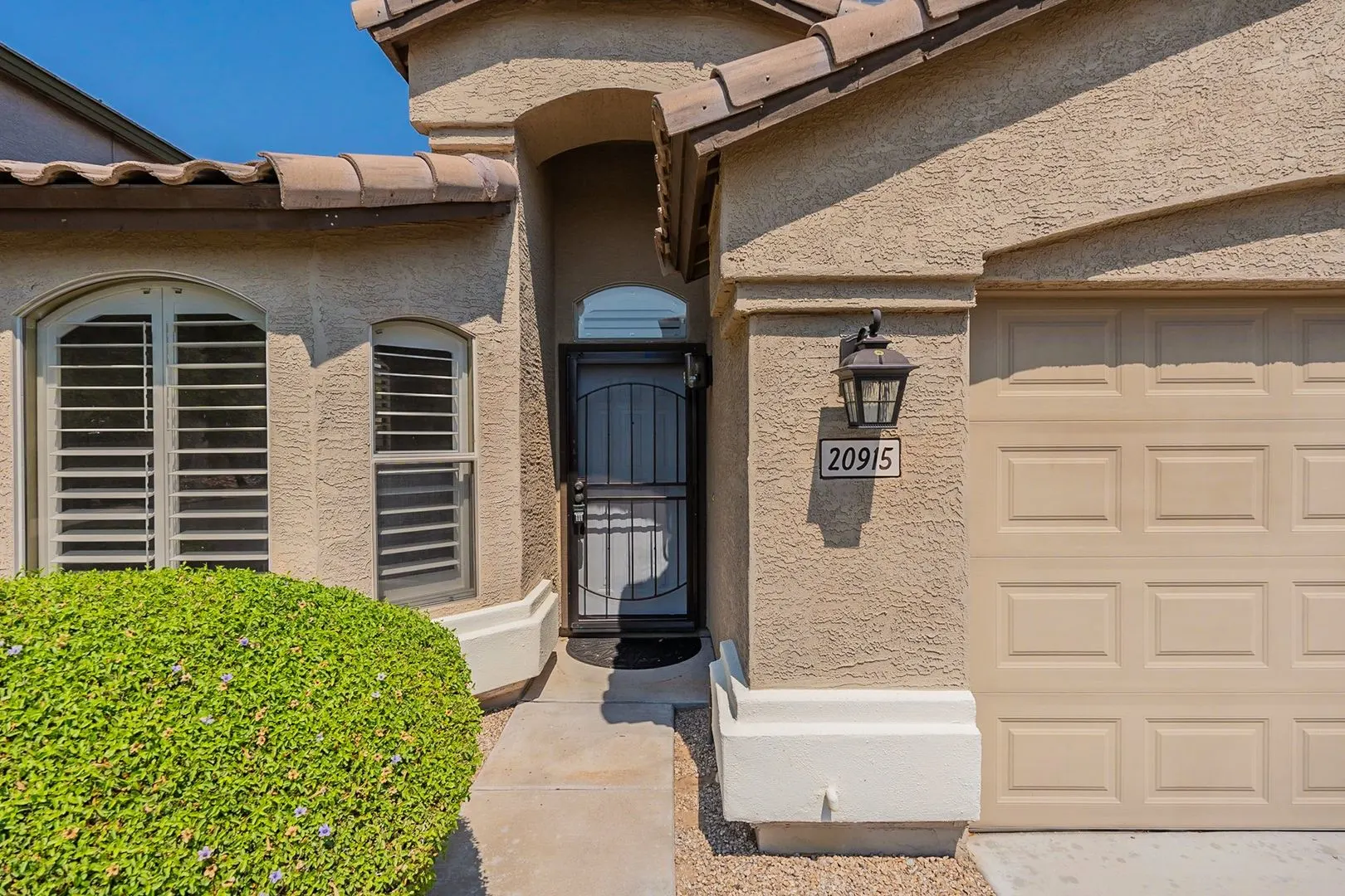 Elegant Living: Custom Upgrades and Superior Comfort in Phoenix photo 5
