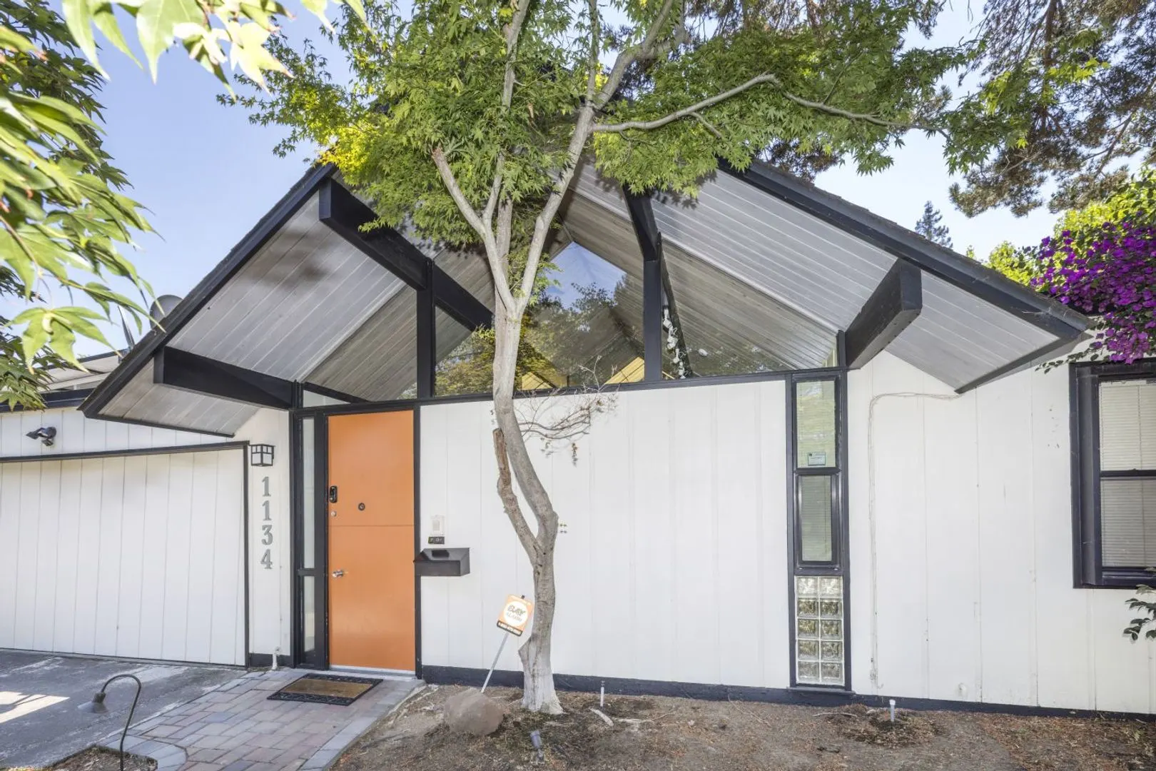 4BR/2BA Single Family House on Harker Ave · Palo Alto photo 4