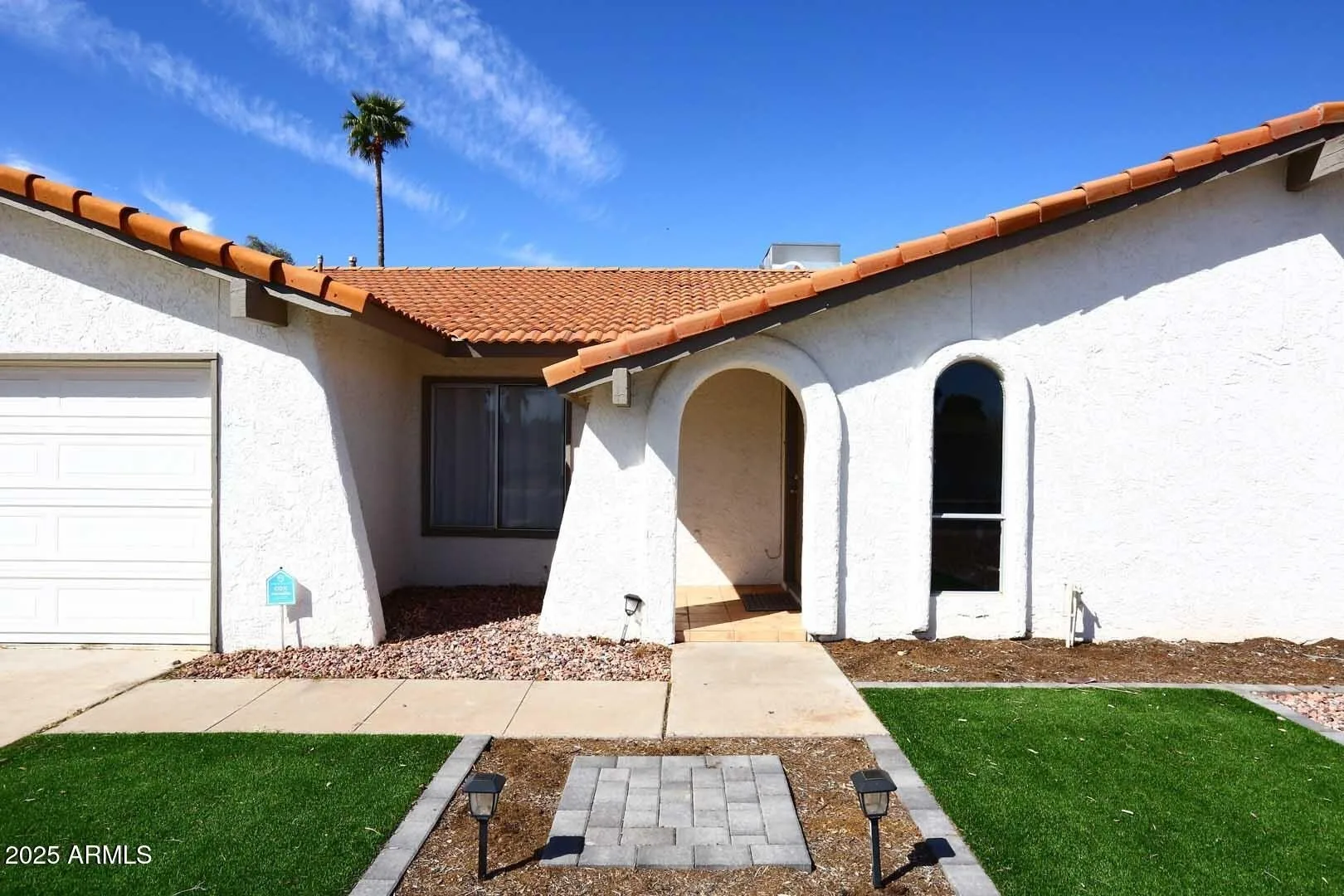 2634 S Cottonwood Dr Tempe, AZ 85282 photo 3