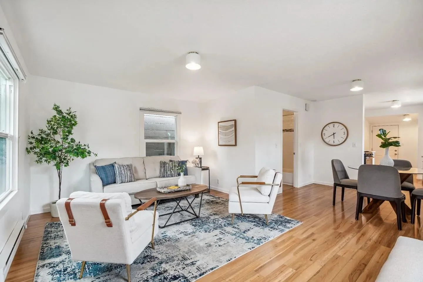 1BR/1BA Single Family House on Laurel St · Santa Cruz photo 2