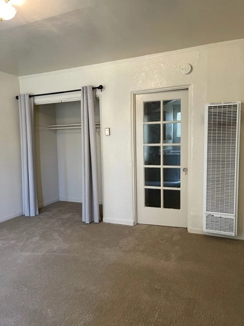 2609 Sacramento St Berkeley, CA 94702 photo 2