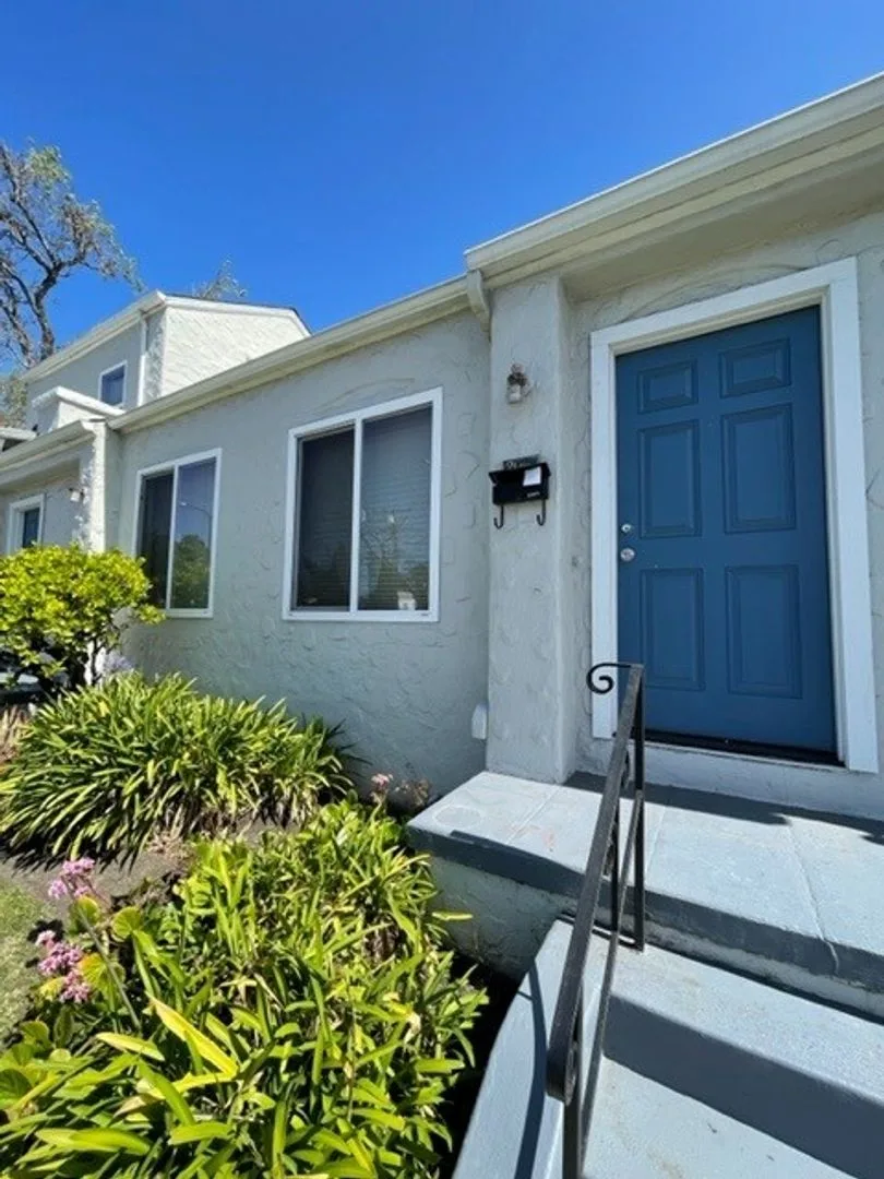 2609 Sacramento St Berkeley, CA 94702