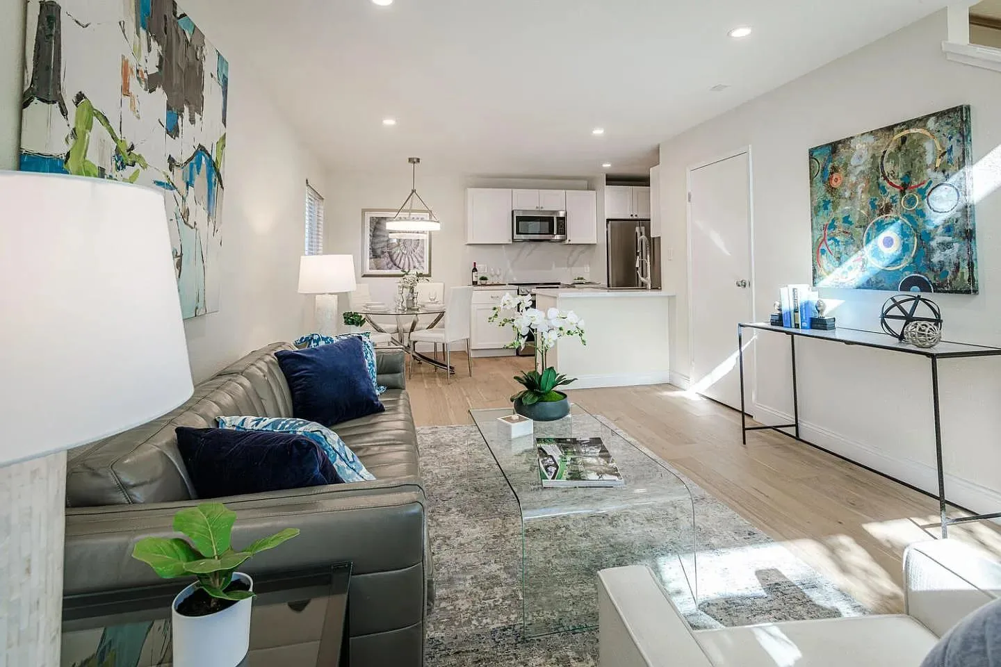 Renovated Two Story 1 Bedroom/1 Bath Townhouse In The Desirable Crown photo 5