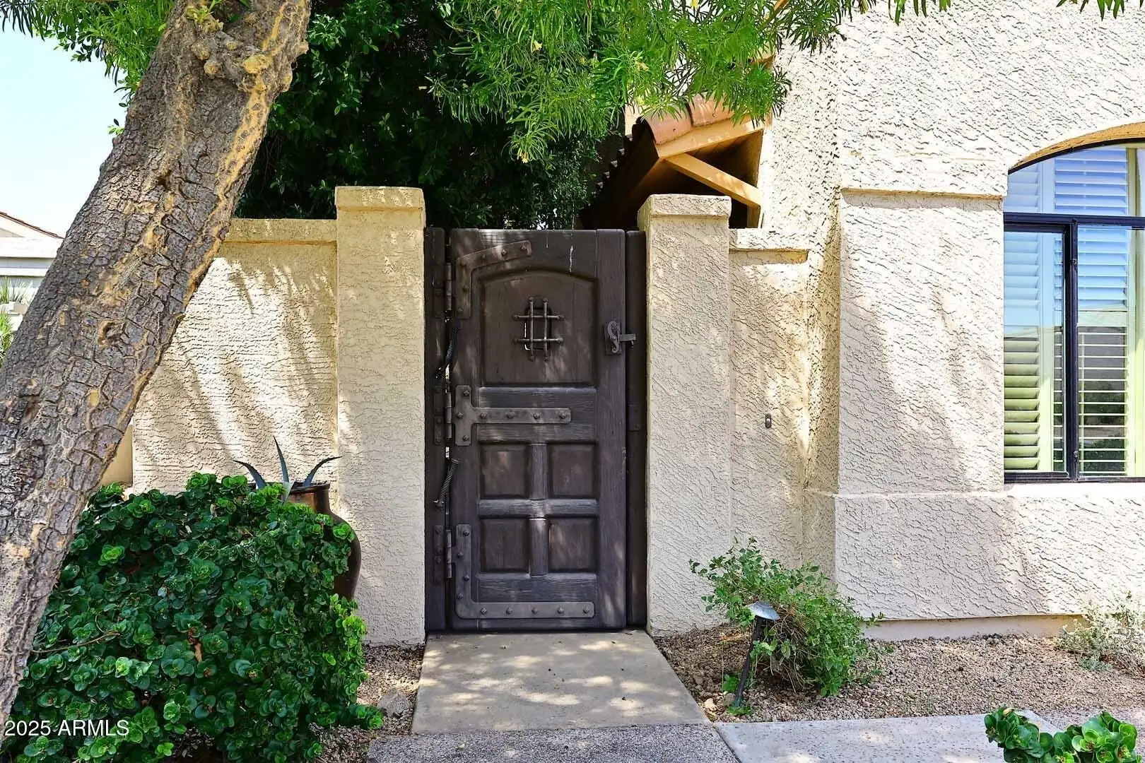 8100 E Camelback Rd Scottsdale, AZ 85251 photo 3