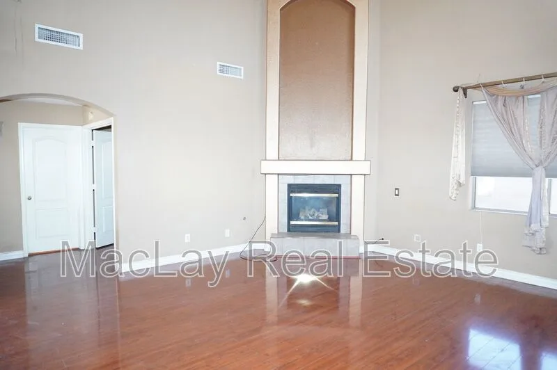 4765 S Joshua Tree Ln photo 3