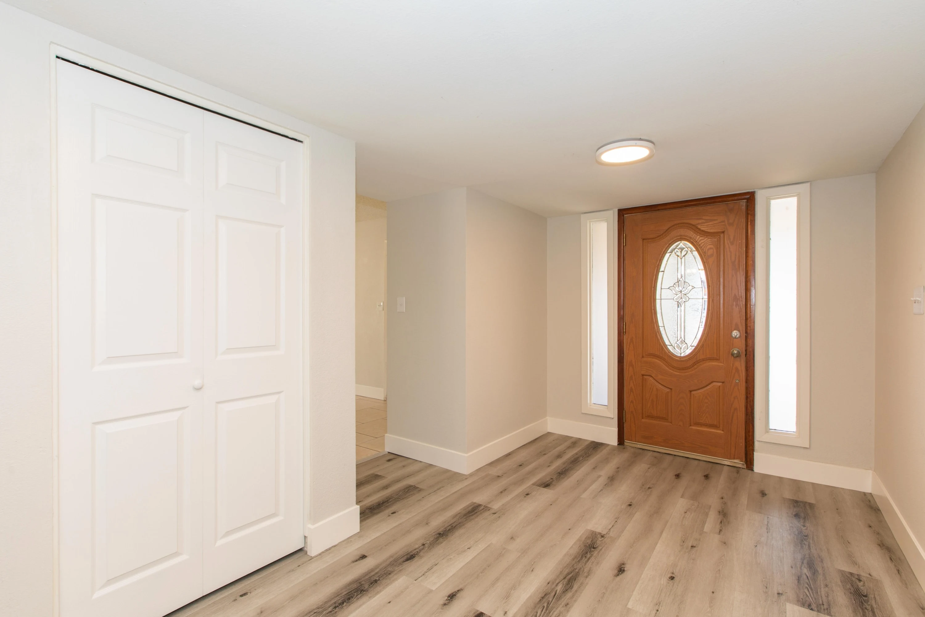 6832 West Denton Lane photo 3