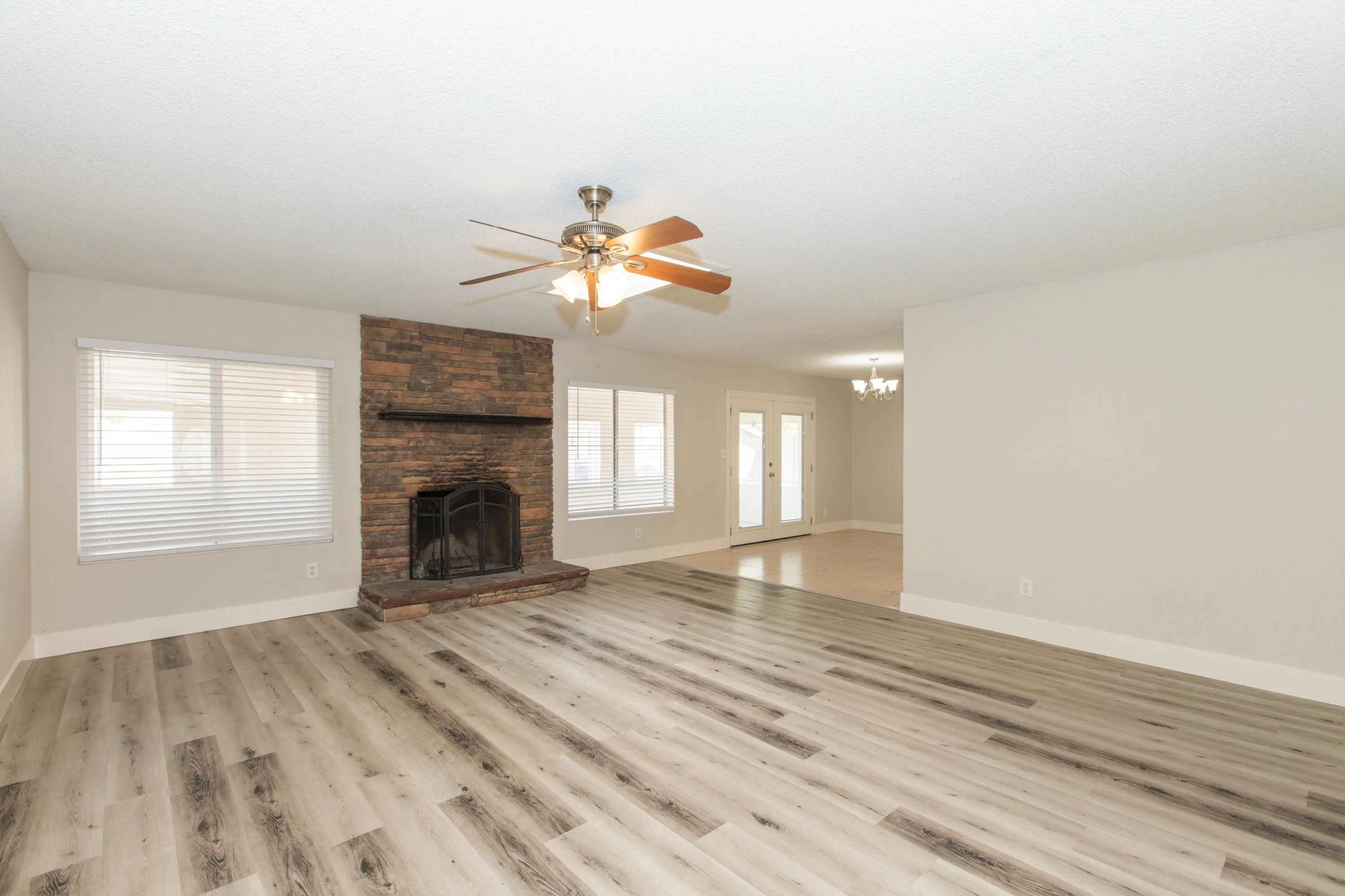 6832 West Denton Lane photo 5