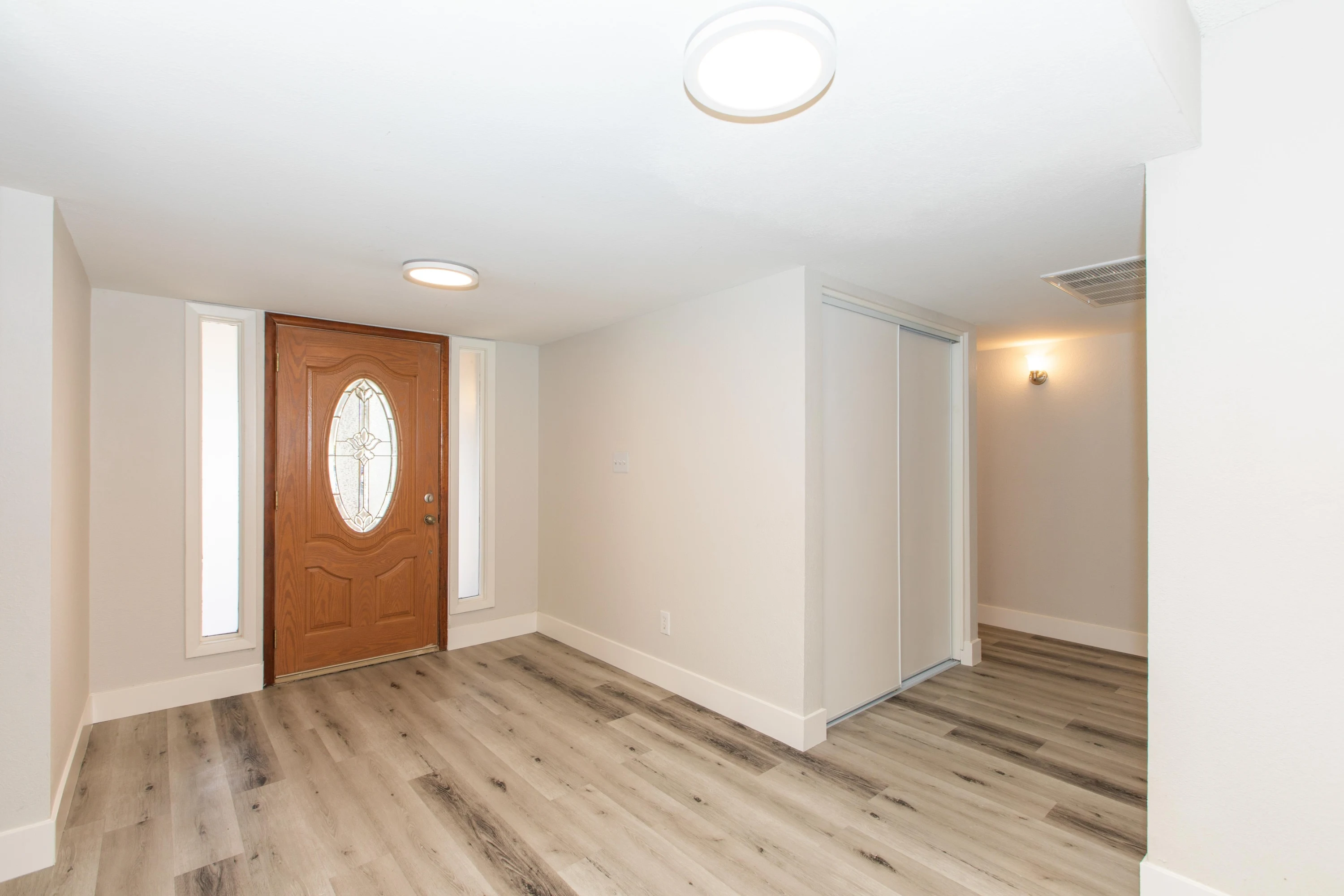 6832 West Denton Lane photo 4