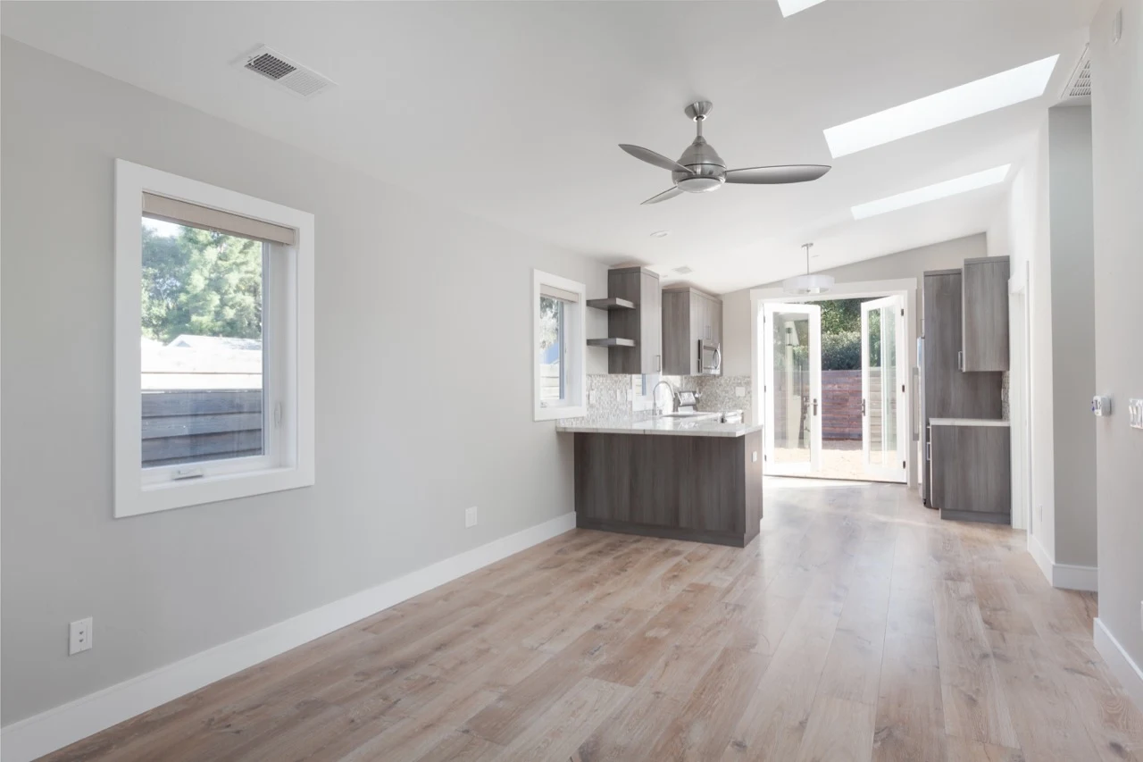 537 Mc Carty Ave photo 3