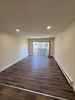 532 Bancroft Apartments photo 4