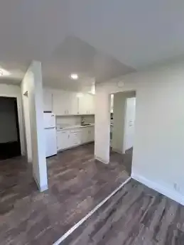 532 Bancroft Apartments photo 5