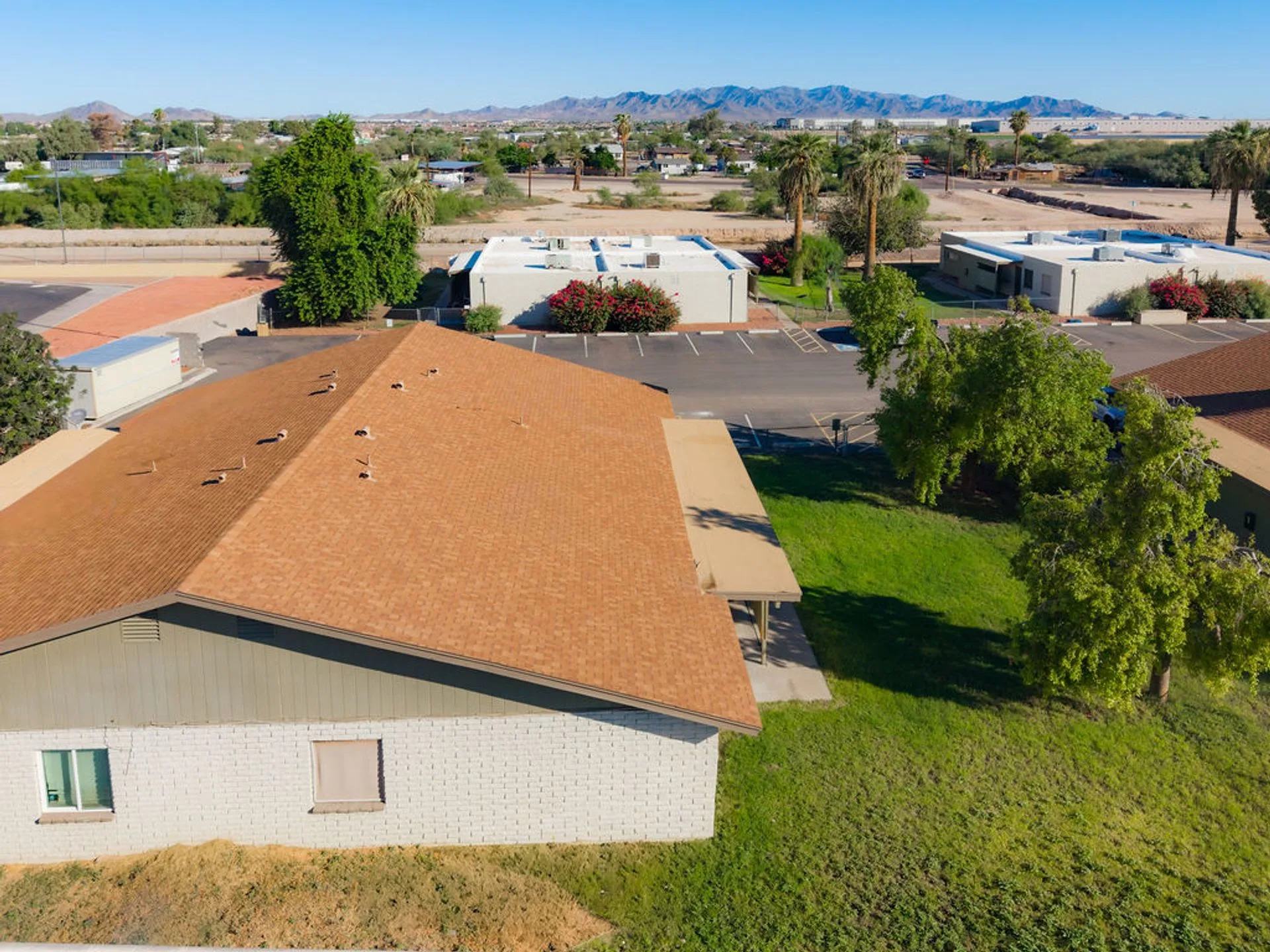 Apache Road Apartments photo 2