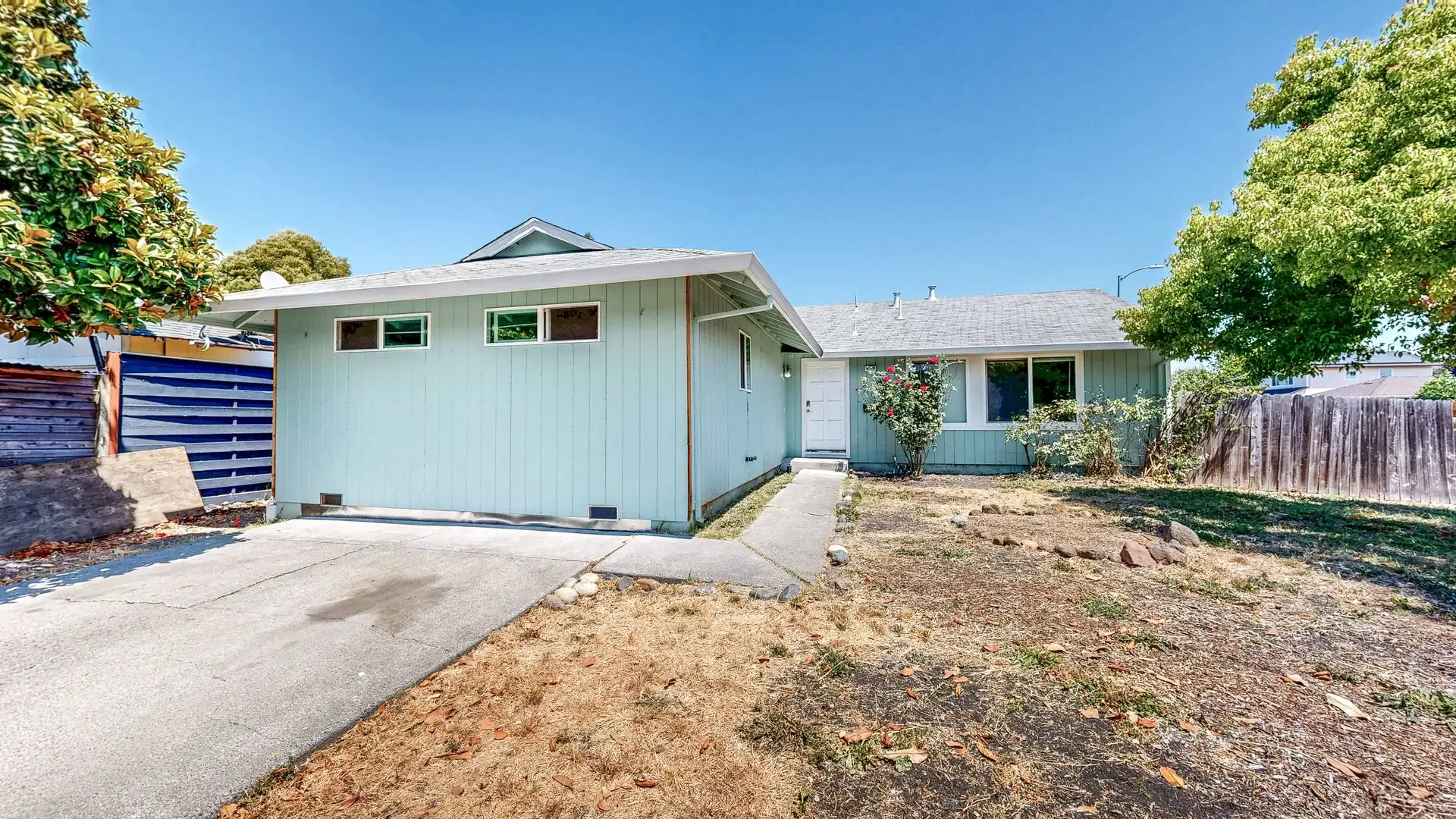 Charming 3 Bedroom and 2 Bathroom Single Family Home with Large Enclosed Backyard! photo 2