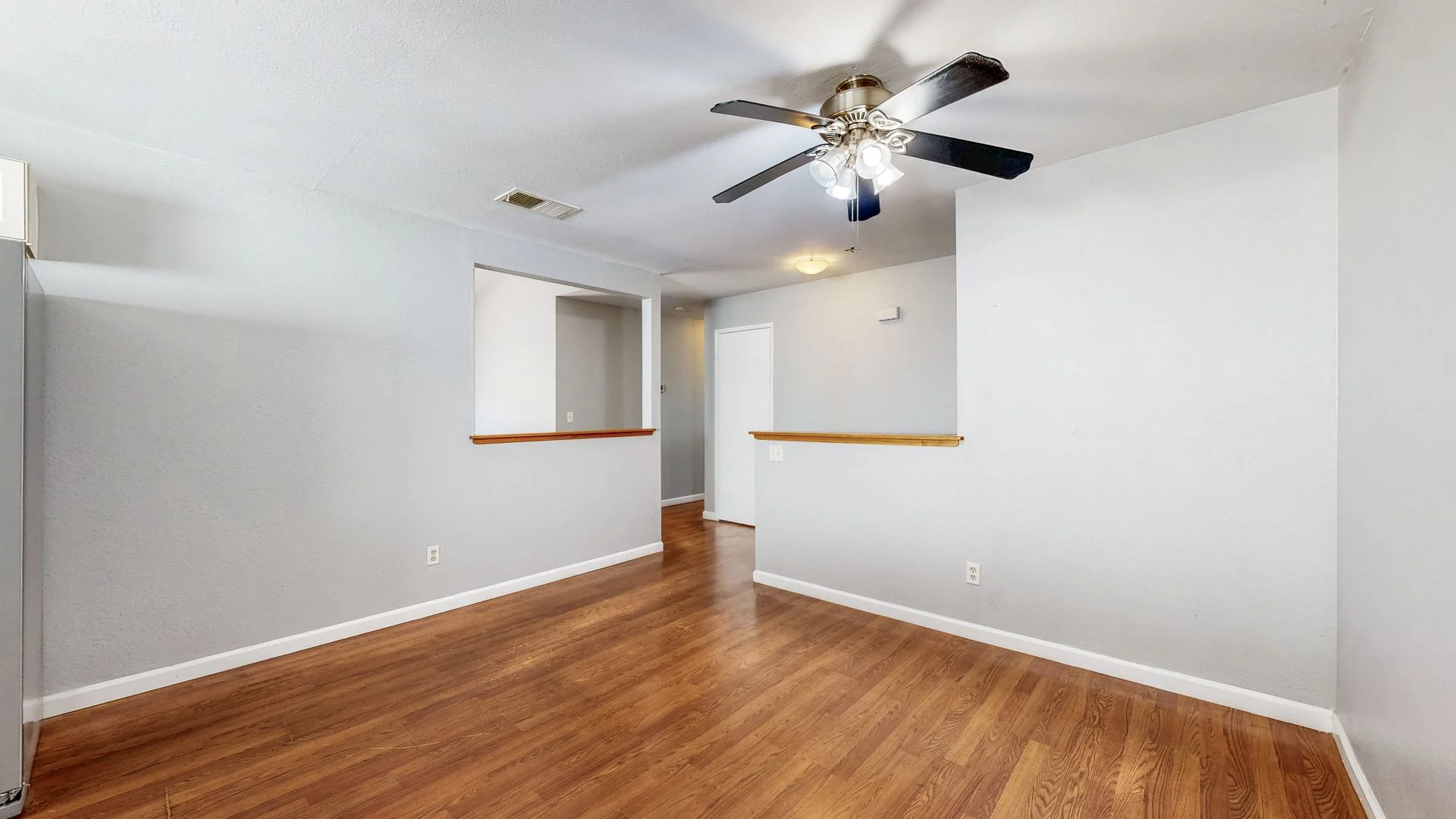 Charming 3 Bedroom and 2 Bathroom Single Family Home with Large Enclosed Backyard! photo 5