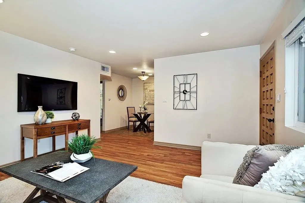 Hillcrest Towers photo 5