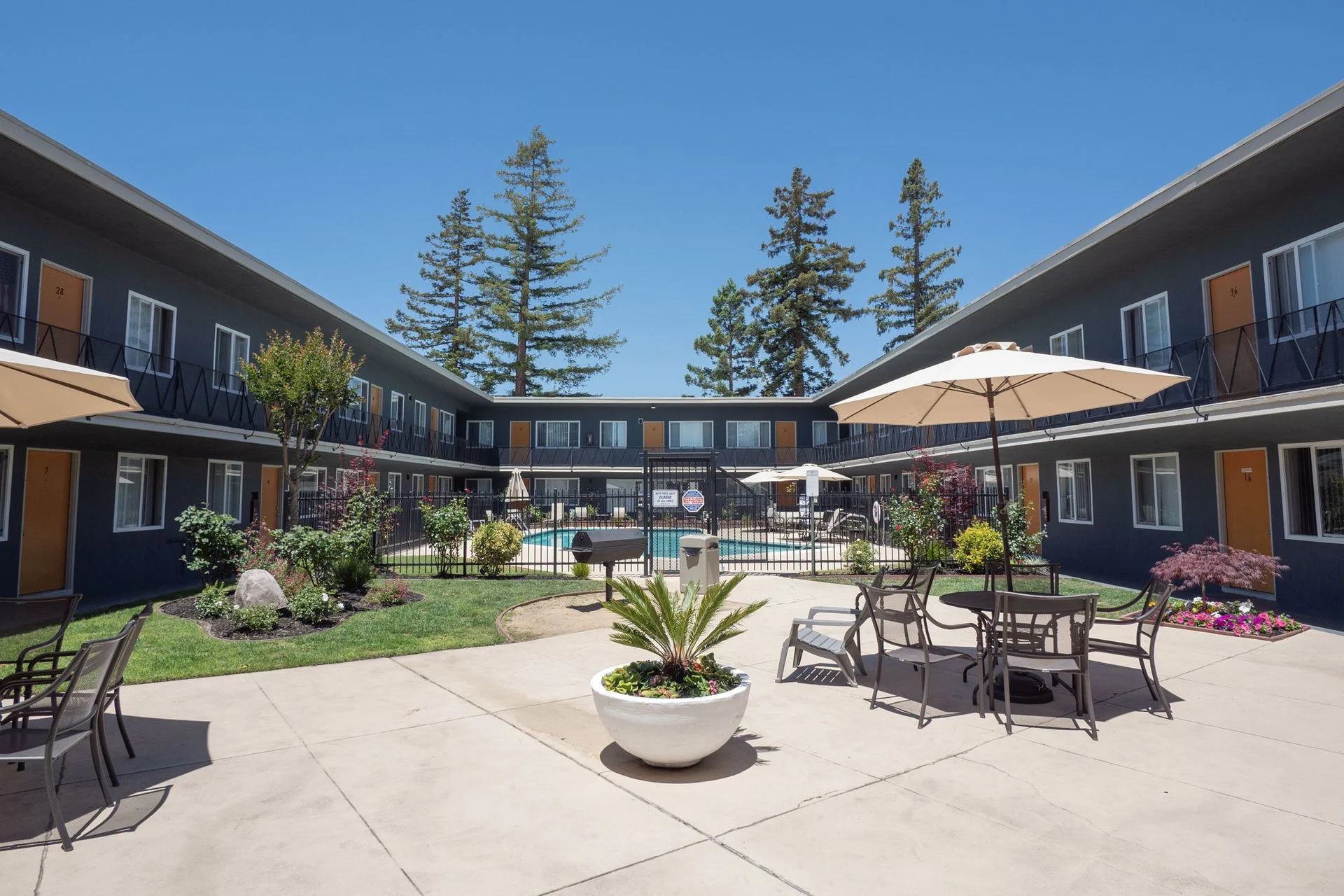 Timberlane Apartments photo 3