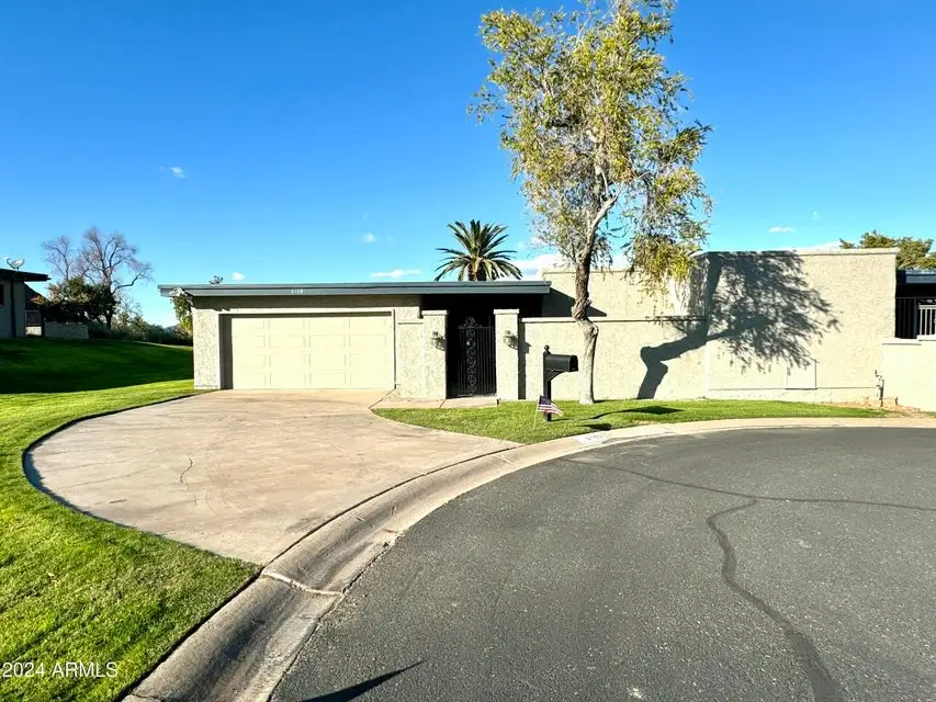 6108 E Vernon Ave photo 2