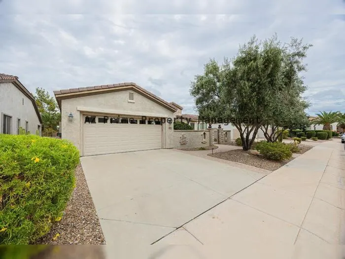 4652 E Donato Dr photo 2