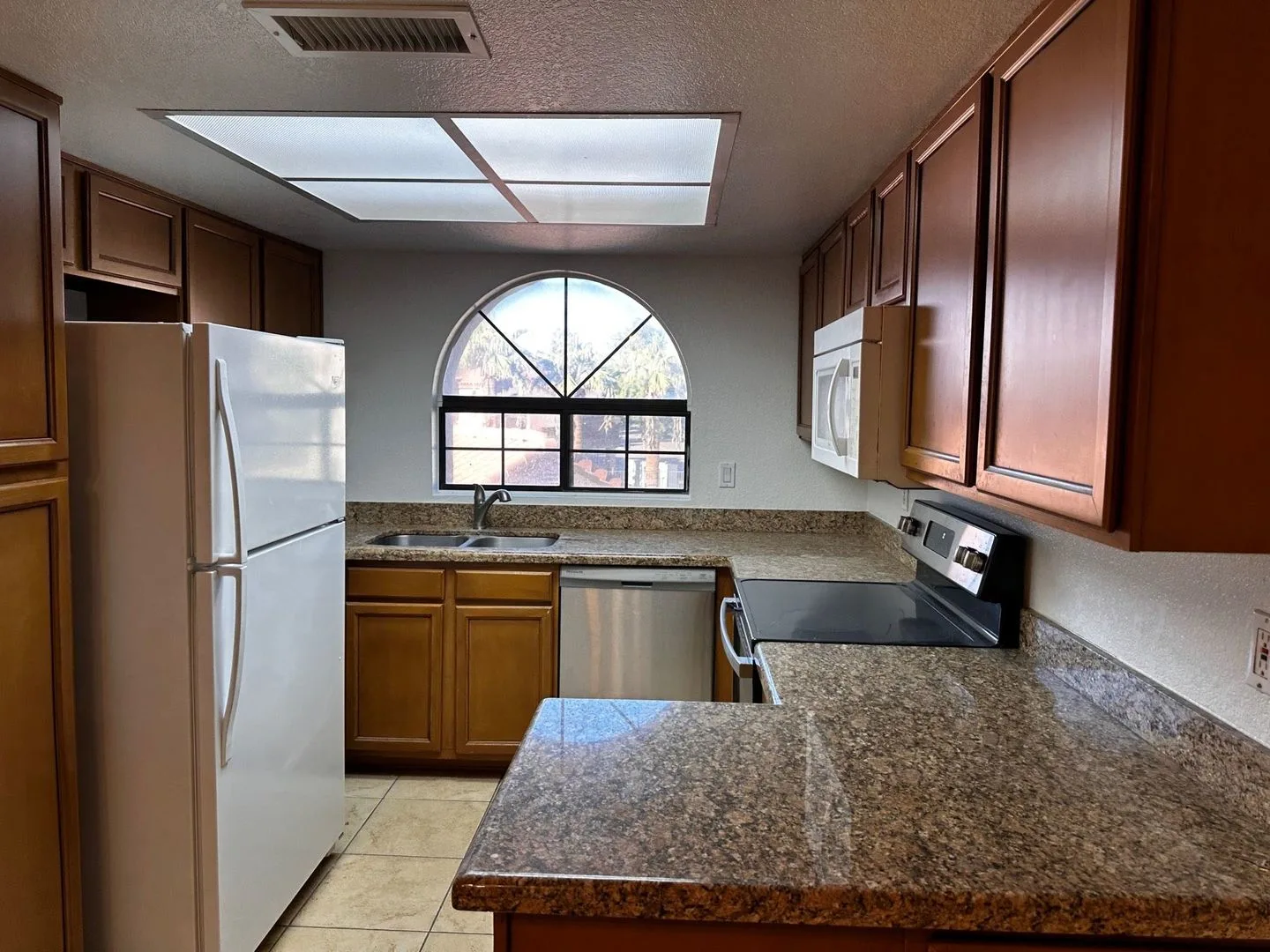 1 Bedroom 1 Bathroom Condo near ASU. photo 5