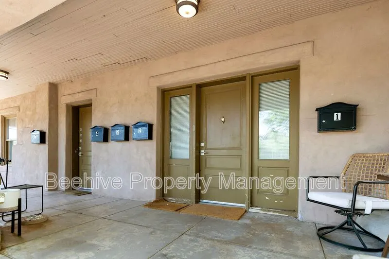 1301 W Monroe St unit 2 photo 3