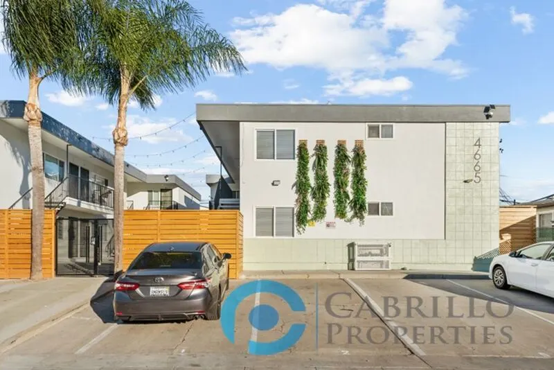 4665 34th St photo 5
