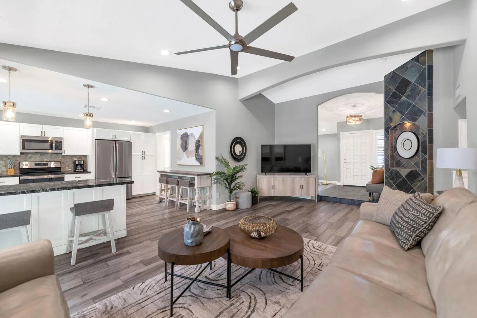 1439 S almar Cir Mesa, AZ 85204