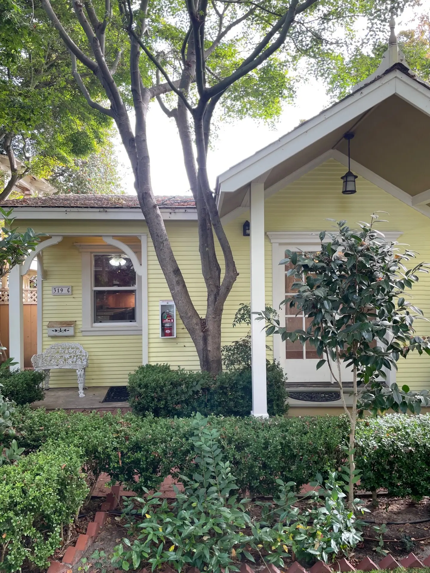 319 Lincoln St photo 2