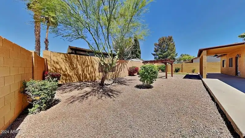 3002 E Jeanette Ct Phoenix, AZ 85050 photo 3