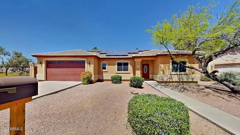 3002 E Jeanette Ct Phoenix, AZ 85050 photo 2