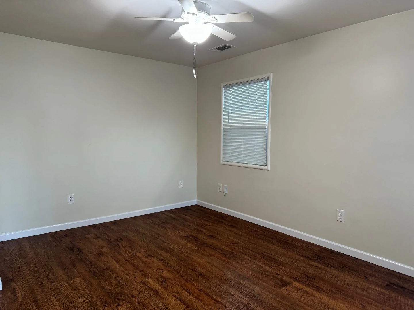 2 Bed 1 Bath House in Oakland photo 4