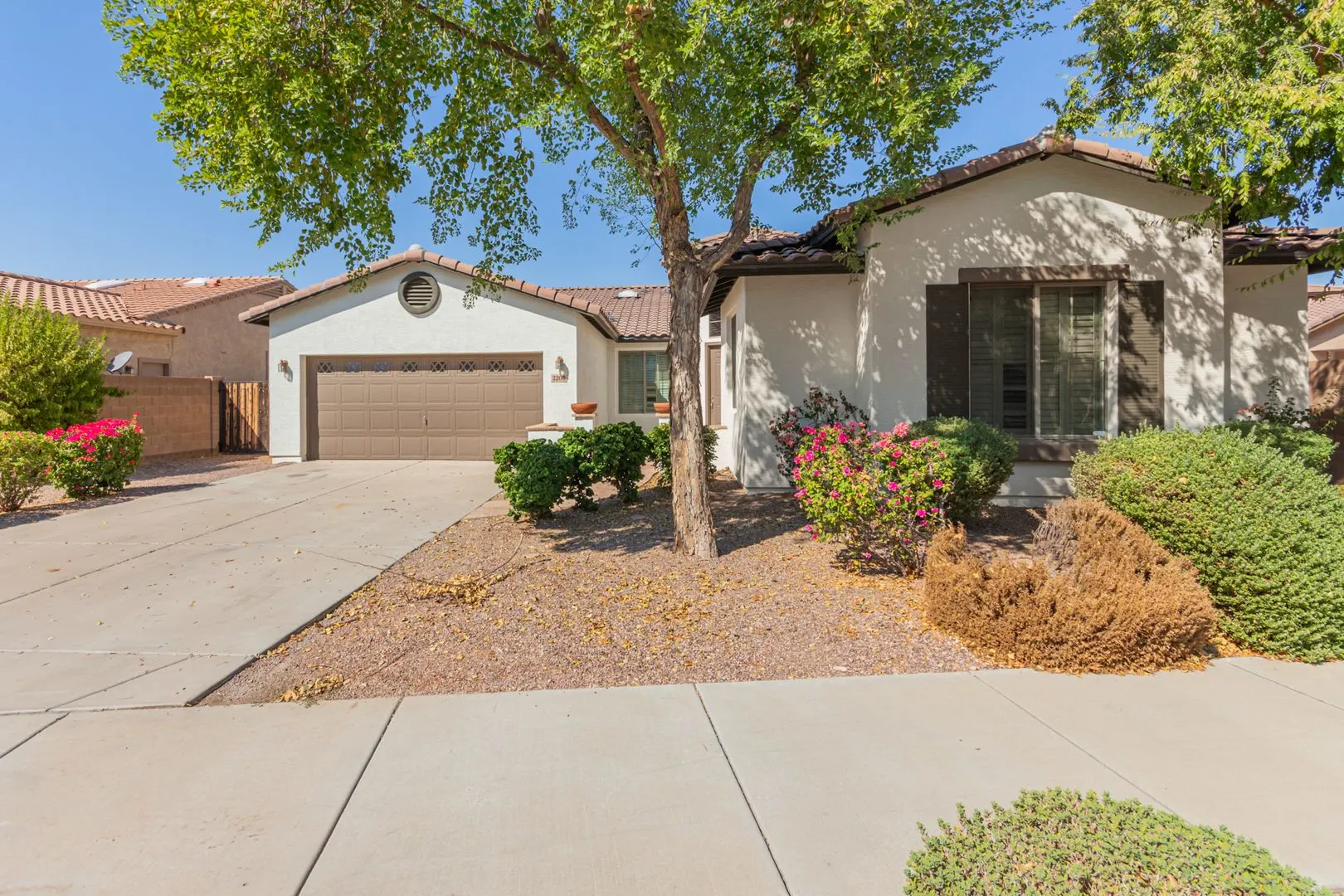Stunning 4-bedroom Home With Private Guest Suite In Gated Community photo 3
